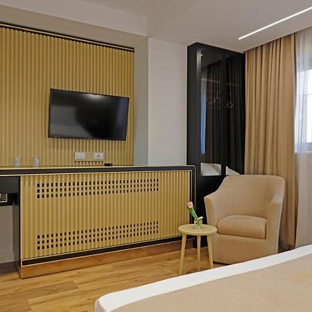 Mark Hotel Tirana Bërxull Zewnętrze zdjęcie